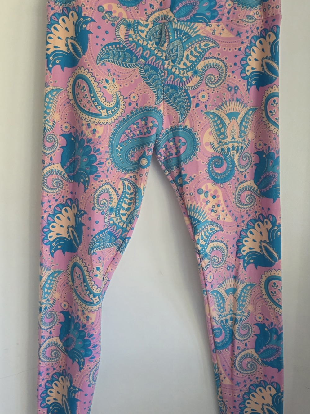 LuLaRoe Pink Paisley Leggings with Teal & Cream Accents